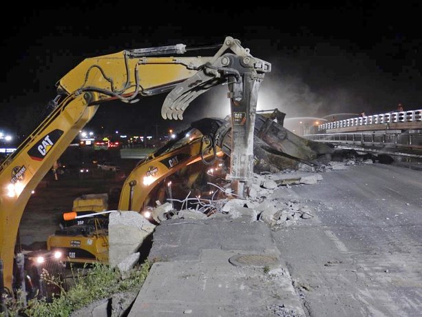 Montreal bridge torn down to be built back up