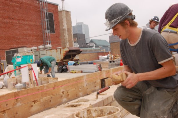 Brick and stonemason apprentices build experience