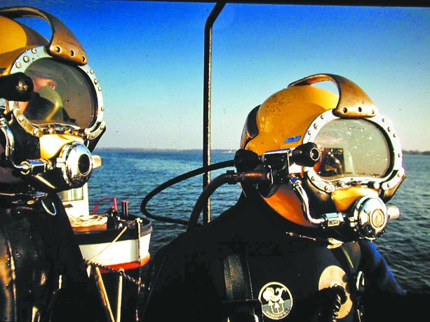 Commercial divers go deep to deliver construction expertise