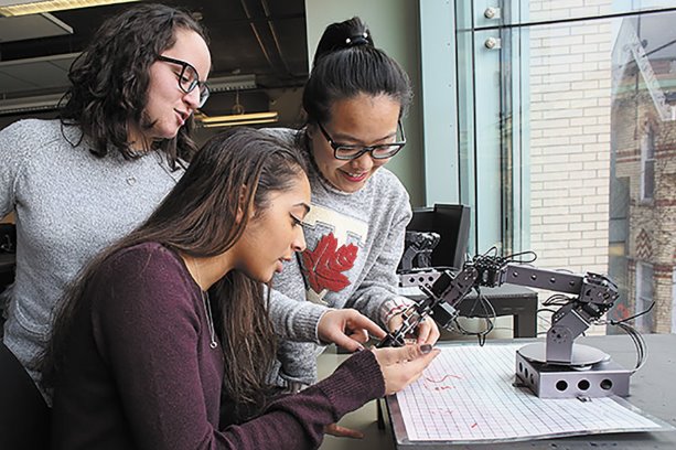 Record number of first-year women in U of T Engineering