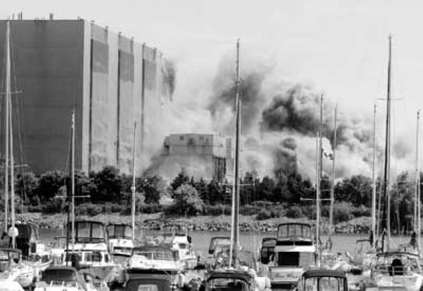 Murray Demolition reduces Lakeview Generating Station to rubble