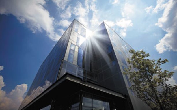University of Waterloo, Ontario engineering building had significant mechanical, electrical component