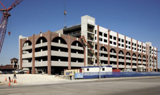 PHOTO: EllisDon continues construction on Go Transit parking garage in Oakville, Ontario