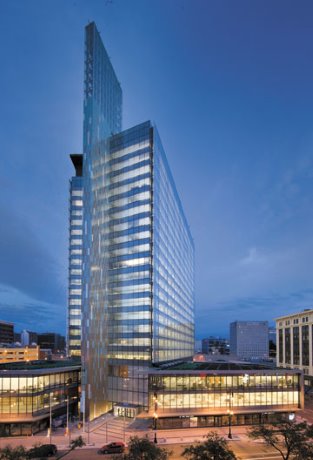 Winnipeg skyscraper earns tall tower award