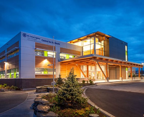 Crews fight the elements to build northern cancer centre