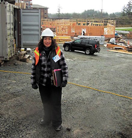 Pilot program teaches construction-site English to immigrant workers
