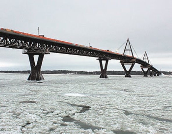 Deh Cho all-weather bridge construction complete