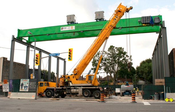 Oakwood Station construction involves unique utilization of its overhead crane