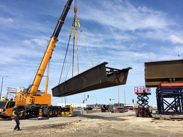 Manitoba steel award flies over to hybrid Winnipeg bridge