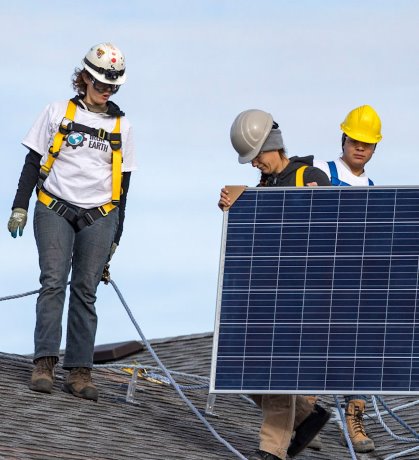 Oil and gas workers partner with Alberta First Nation to go solar