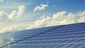 壳牌将在斯科特福德炼油厂附近的太阳能发电场与可再生能源公司合作