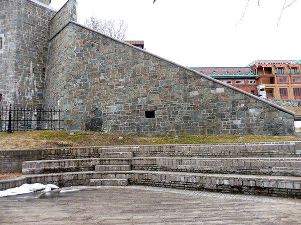 211_FORTIFICATIONS_QC_Mur_Sout_bastion_St-Jean_2015-INSIDE-WEB