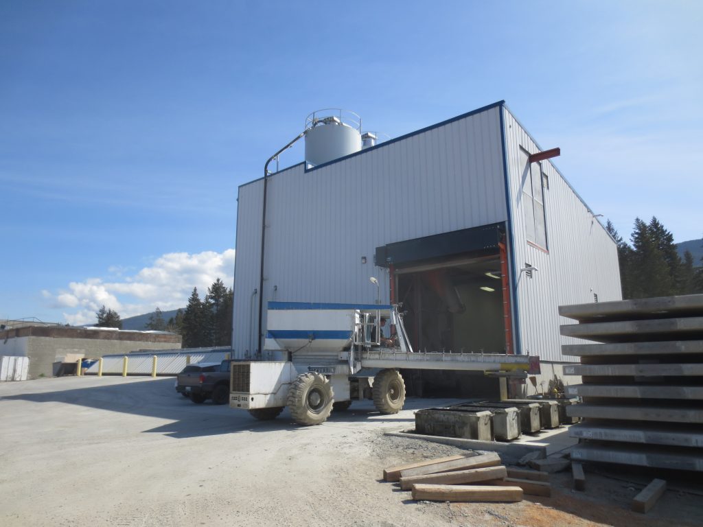 Advanced concrete batch plant serves customers near and far