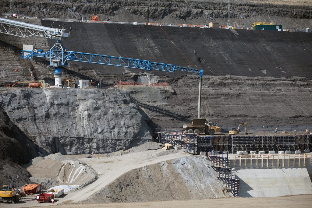 Infrastructure expert questions Site C schedule, transparency