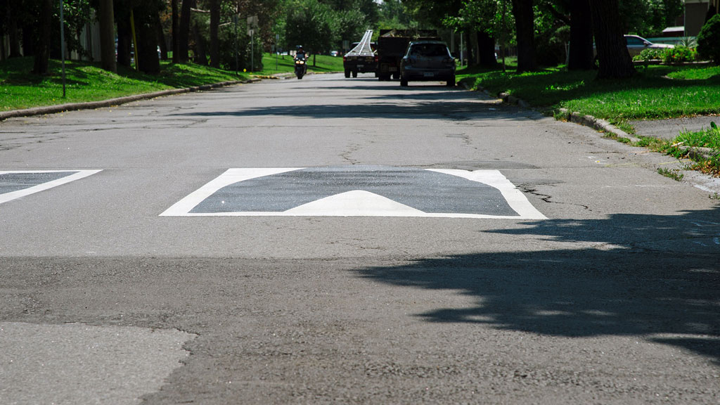 Ottawa Pilots Virtual Speed Humps For Traffic Calming