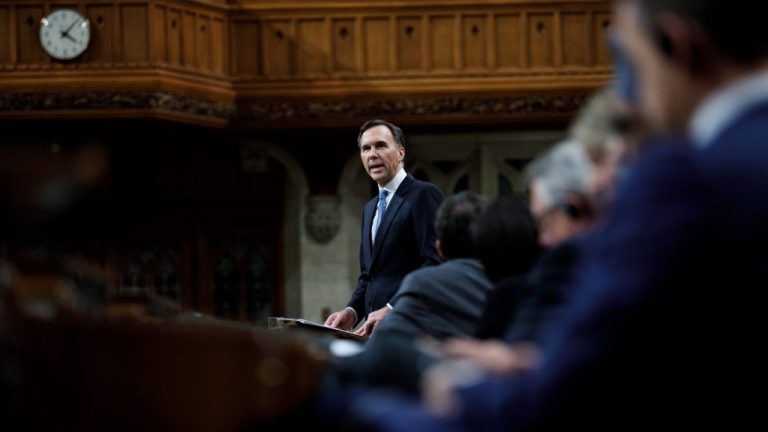 National construction industry leaders are praising the federal government’s fall economic statement entitled Investing in Middle Class Jobs, which was unveiled by the Finance Minister Bill Morneau on Nov. 21. It included training incentives and prompt payment measures, to name a few of the items industry leaders applauded.