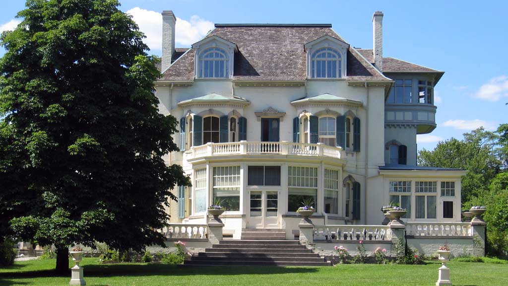 Spadina House receives federal historic designation