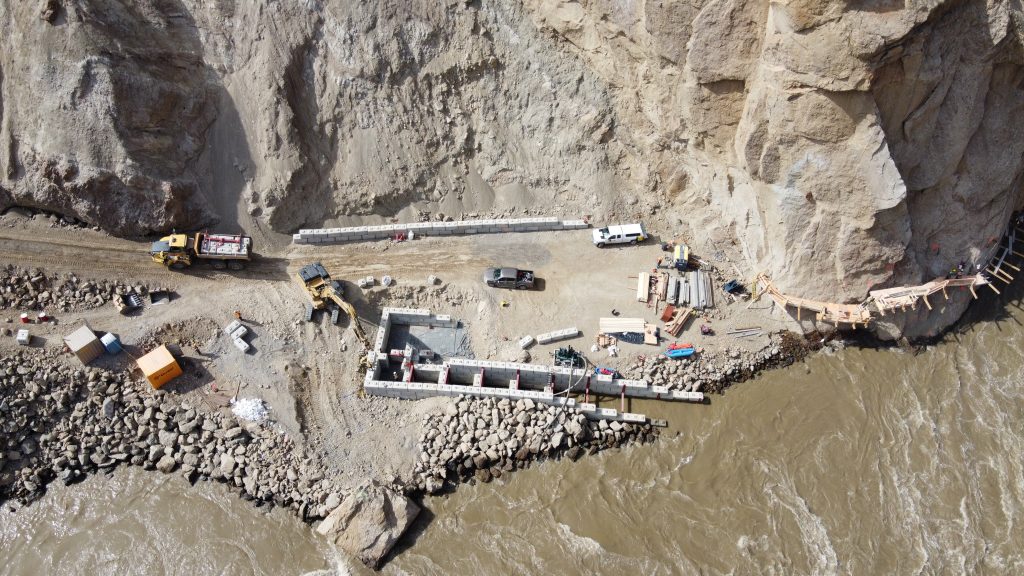 Rock slide reported at Peter Kiewit Sons’ Lillooet, B.C. project