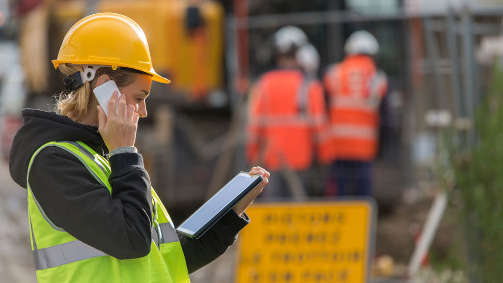 Stats show strange drop in women working in construction