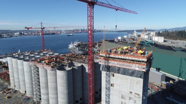 Pictured is Kiewit’s team building the G3 Terminal Vancouver. The North Vancouver facility is now open and helping the country’s agricultural sector get products where they are needed.