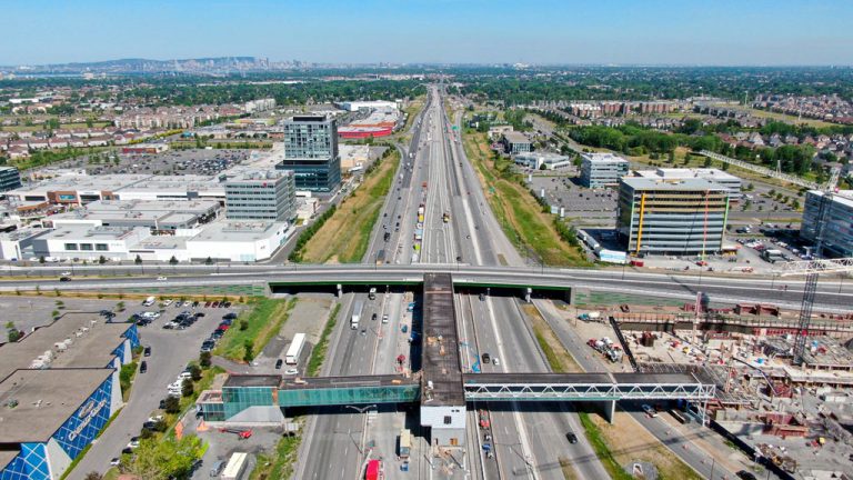 As of 2019 Aecon was working on 22 projects valued at over $150 million including the REM LRT project in Montreal. That year Aecon established an Urban Transportation Systems group to focus on delivering its major transportation projects.