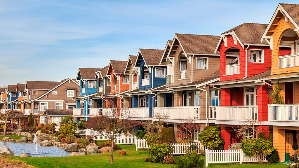 Housing Starts Catch Breath in U.S., Go Full Steam Ahead in Canada