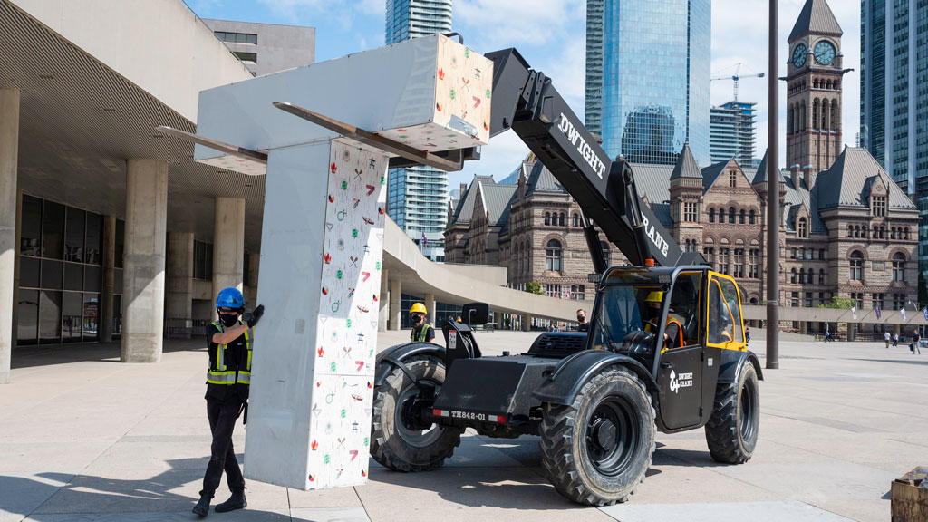 New, more durable Toronto sign installation underway