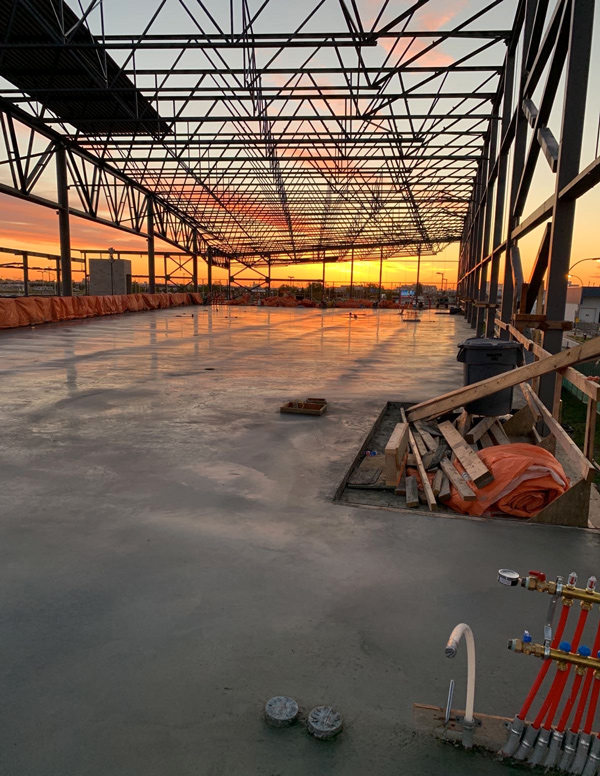 The design of the Royal Aviation Museum of Western Canada building in Manitoba has to meet exterior height restrictions stipulated by airport regulations. PCL Constructors’ Jeff McKay said the erection cranes for the steel roof structure, installed in two pieces, had to meet air height restrictions as set by Transport Canada. The structural steel frame was erected by Supermetal.