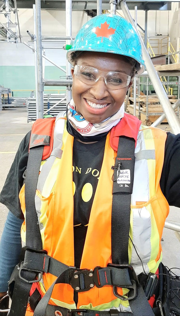 Rokhaya Gueye, a carpenter at Local 27, used to work in the telecommunications industry. In 2019 she lost her job and decided to change careers and be a carpenter, something she has wanted to do for the past 22 years.