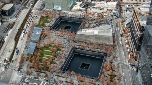 911事件20周年之际，世贸中心遗址的重建工作仍未完成