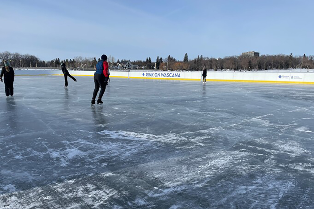 New Regina rink at Legislative Landing opens to public