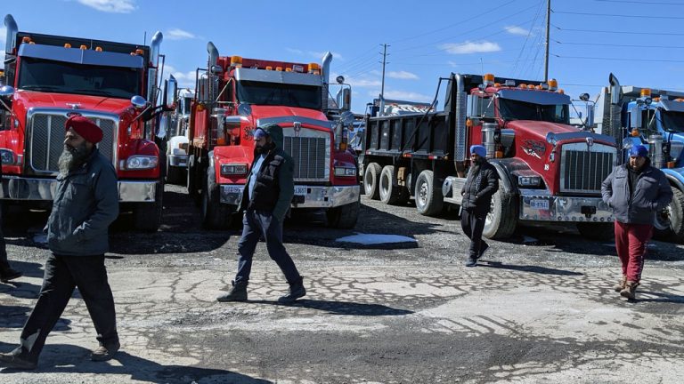 Members of the Ontario Dump Truck Association gathered in Mississauga last week after spending a half day at GTA worksites protesting lack of progress on negotiations for a new contract.