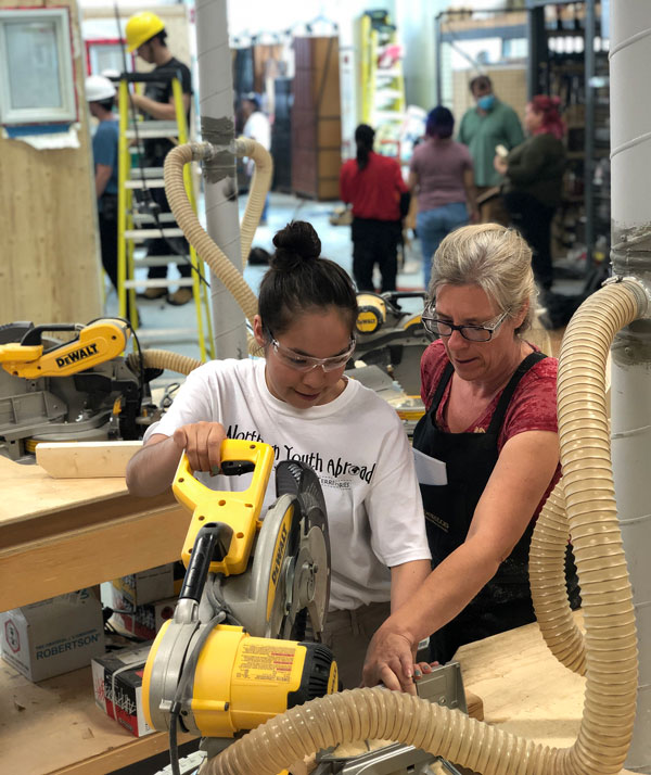 Twelve women and only one man recently registered for a three-week basic carpentry class at Ottawa’s Algonquin College, which surprised instructor Ruth Sabourin. The class is part of the Northern Youth Abroad program.