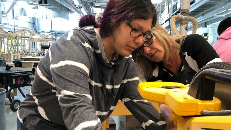 Twelve women and only one man recently registered for a three-week basic carpentry class at Ottawa’s Algonquin College, which surprised instructor Ruth Sabourin. The class is part of the Northern Youth Abroad program.