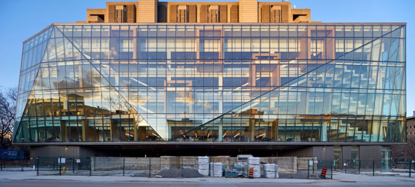 Robarts Common at the University of Toronto won two CISC awards in the categories of renovation-retrofit projects and the industrial-institutional project. The team includes C_ORE Metal Inc.; Diamond Schmitt Architects; Blackwell; Harbridge + Cross Ltd.; and the University of Toronto.