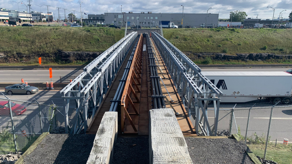 Acrow bridge installed on Quebec autoroute reconstruction project