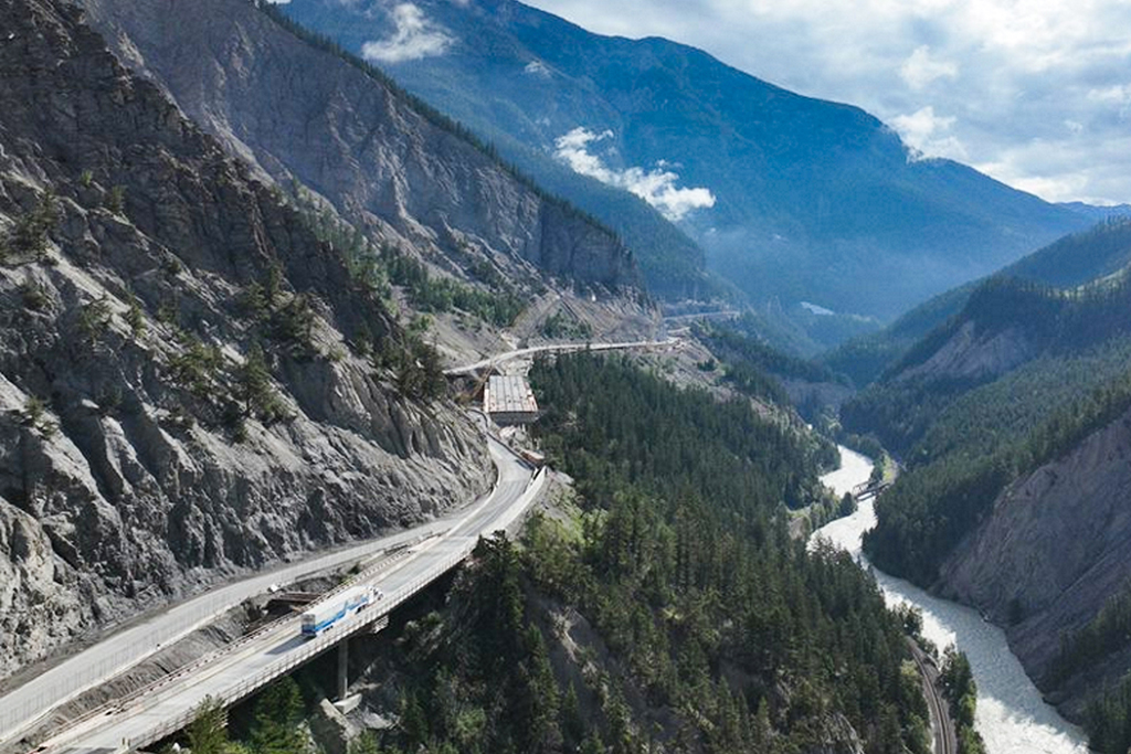 Highway 1 set for fiveday closure due to Kicking Horse Canyon construction