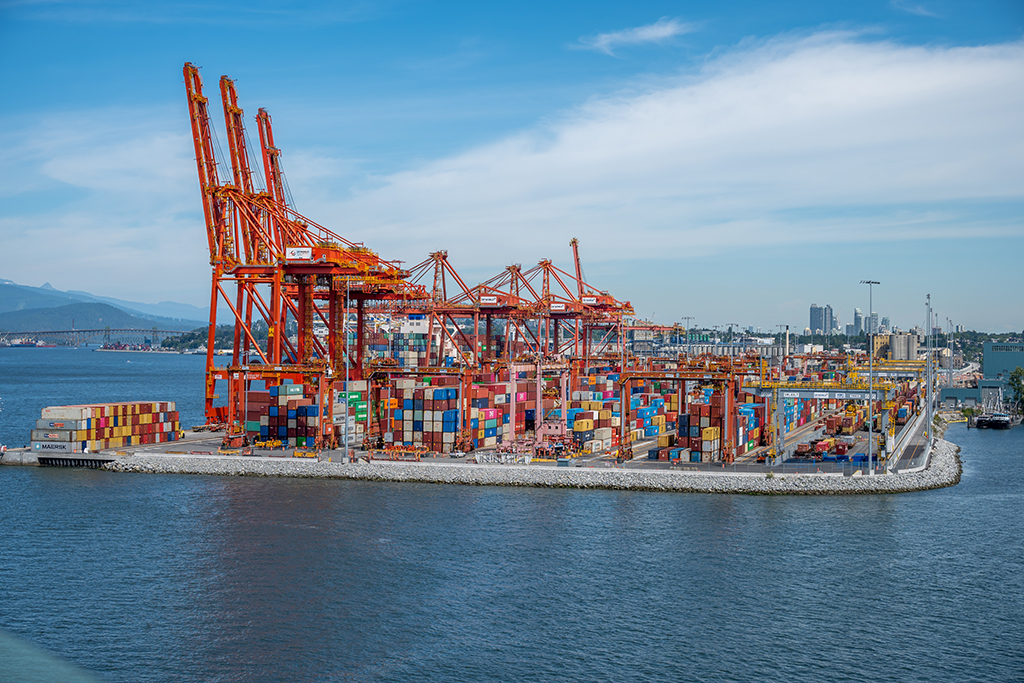 Container shipments drop 14 per cent at Port of Vancouver as consumer demand falls