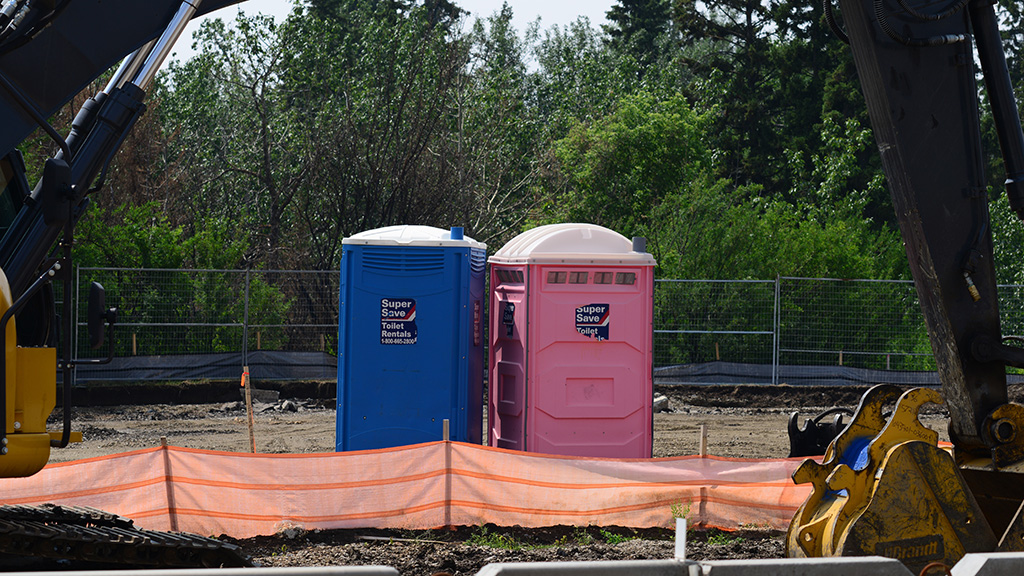 B.C. construction unions demand flush toilets on worksites in new report