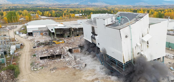 Rakowski’s implosion team took down the thermal mechanical pulping building at Conifex’s Mackenzie site in B.C. completing the task in September 2022.