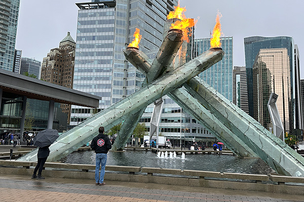 olympic flame(web)
