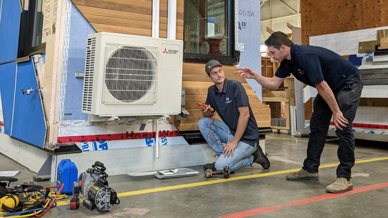 The British Columbia Institute of Technology School of Construction and the Environment is launching a new heat pump installation microcredential program.
