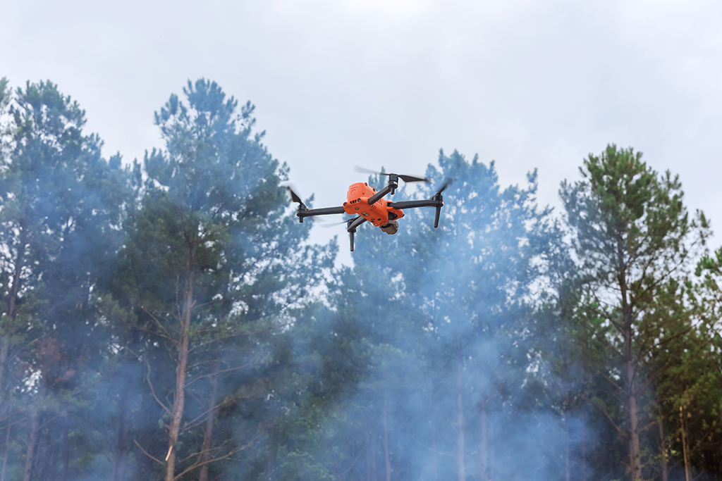 B.C. mayor says drones endangering wildfire helicopter pilots, pleads for patience