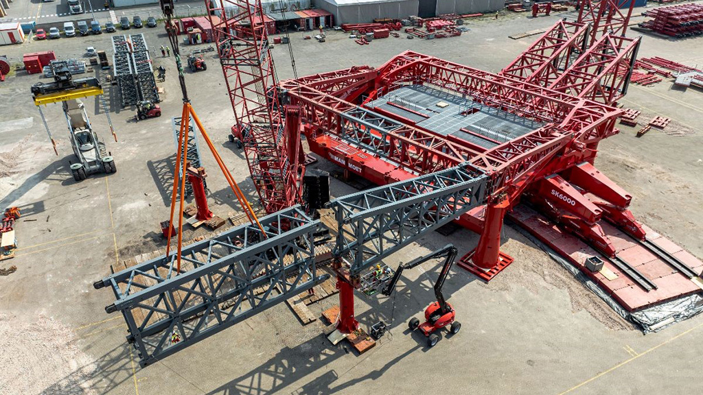 Biggest land-based crane being assembled by Mammoet