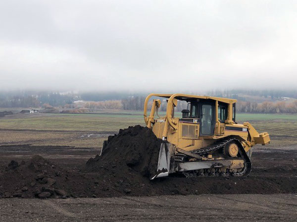 Following gravel extraction from a 68-hectare site on the ranch, the area was reclaimed with clean fill and topsoil and planted with a grass-legume mixture to provide forage for the ranch’s beef cattle operation.