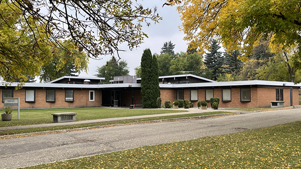 Kiyoshi Izumi’s design for the Yorkton Psychiatric Centre in Saskatchewan recently won an RAIC Prix du XXe siècle, which celebrates design quality and enduring excellence, recognizing the design of the original architect(s) and/or firm(s) in Canada.