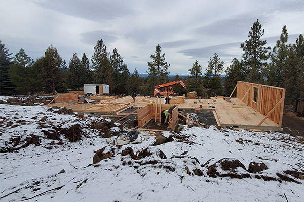 The multiple attractions of a career in modular construction 2 Changes in Canadian weather throughout the year can make a traditional construction site look unwelcoming to potential skilled workers.