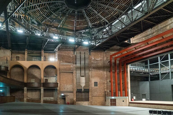 Bradford Live’s restored 3,800-seat hall combines its high vaulted ceiling, 1920s-era architectural elements and modern steel.