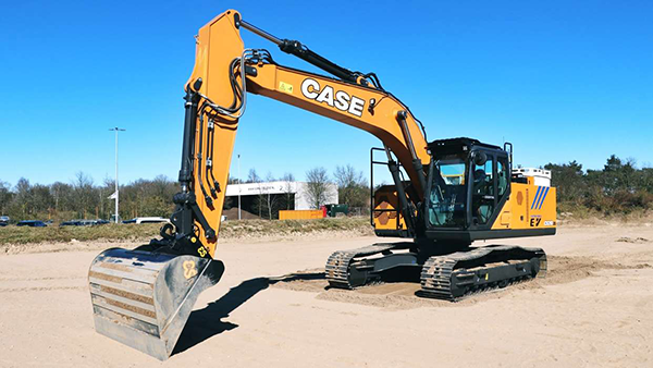 The CASE CX210ZQ features a drop-in modular battery-switching system to minimize downtime.