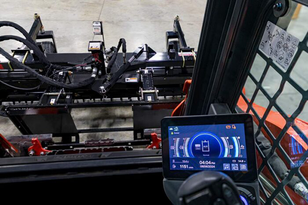 Kubota’s Intell-Attach system recognizes Land Pride attachments through a wireless RFID-style tag, and can then automatically adjust the machine’s hydraulic settings to match the specific attachment.